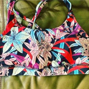 Lululemon sports bra